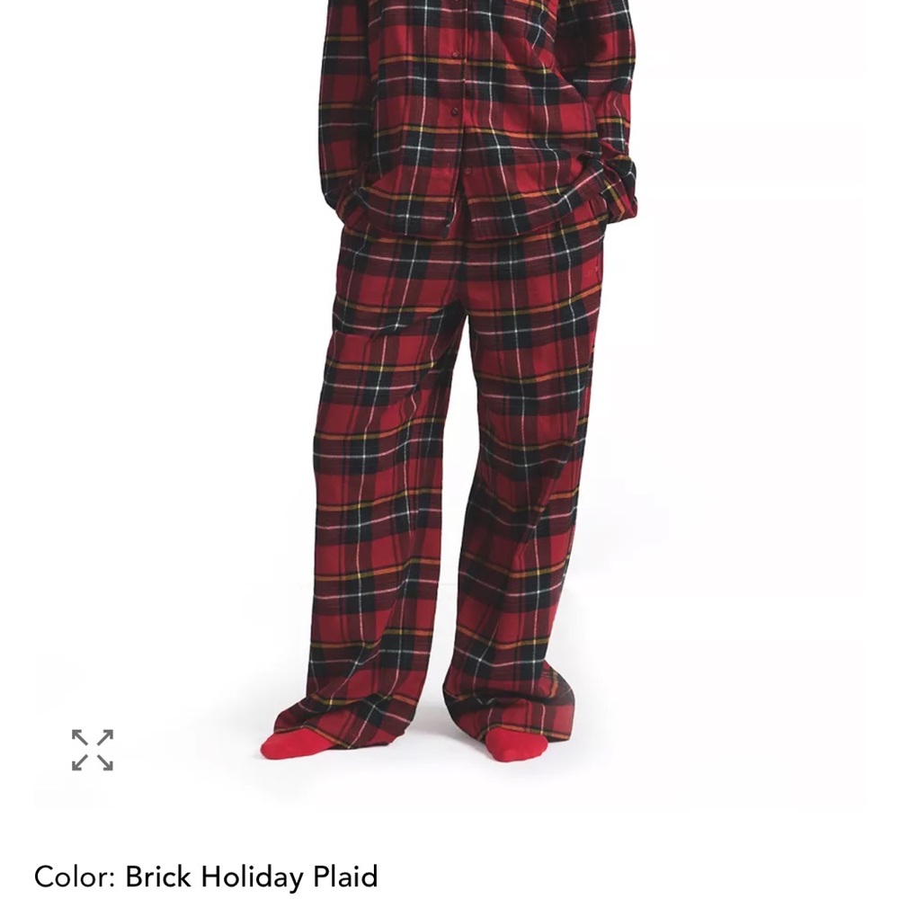 SKIMS Women Flannel Plaid Pajama Set - Red and Black- Small - New NWT